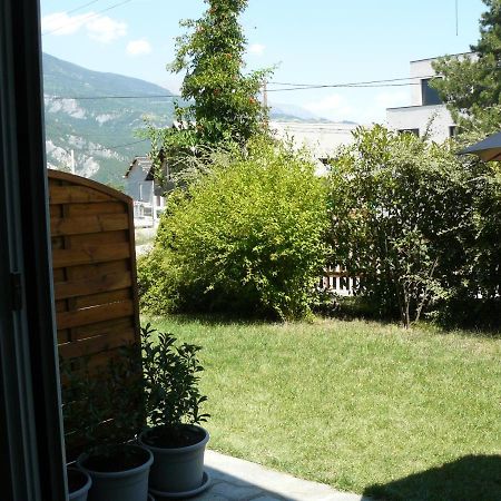 Studio Entre Savines Et Embrun Pres Du Lac De Serreponcon Crots Exterior photo