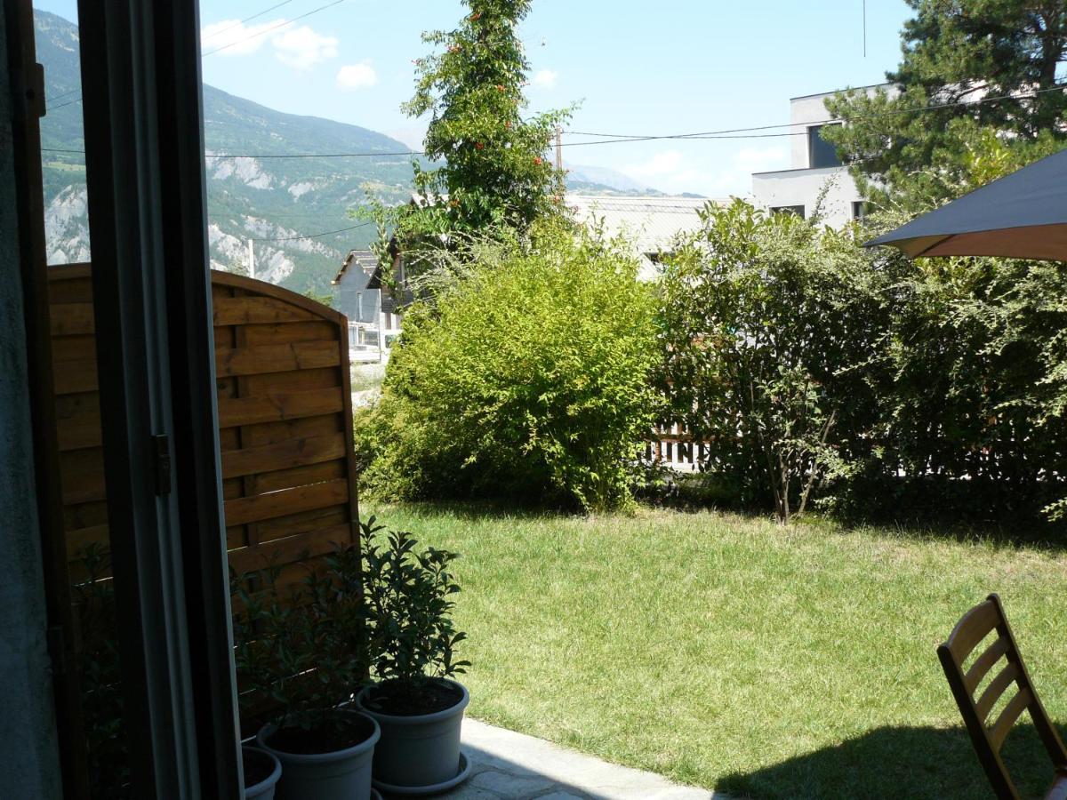 Studio Entre Savines Et Embrun Pres Du Lac De Serreponcon Crots Exterior photo